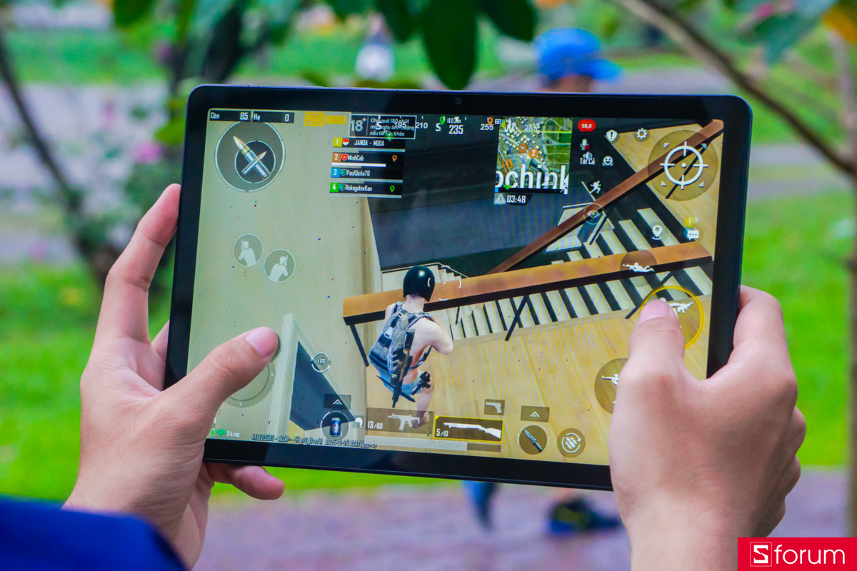 Điểm cộng lớn là tấm nền TFT LCD trên Samsung Galaxy Tab A11 Plus cho độ phản hồi rất nhanh, kết hợp cùng tần số quét 90Hz, mang lại cảm giác vuốt chạm mượt mà, thao tác nhanh nhạy