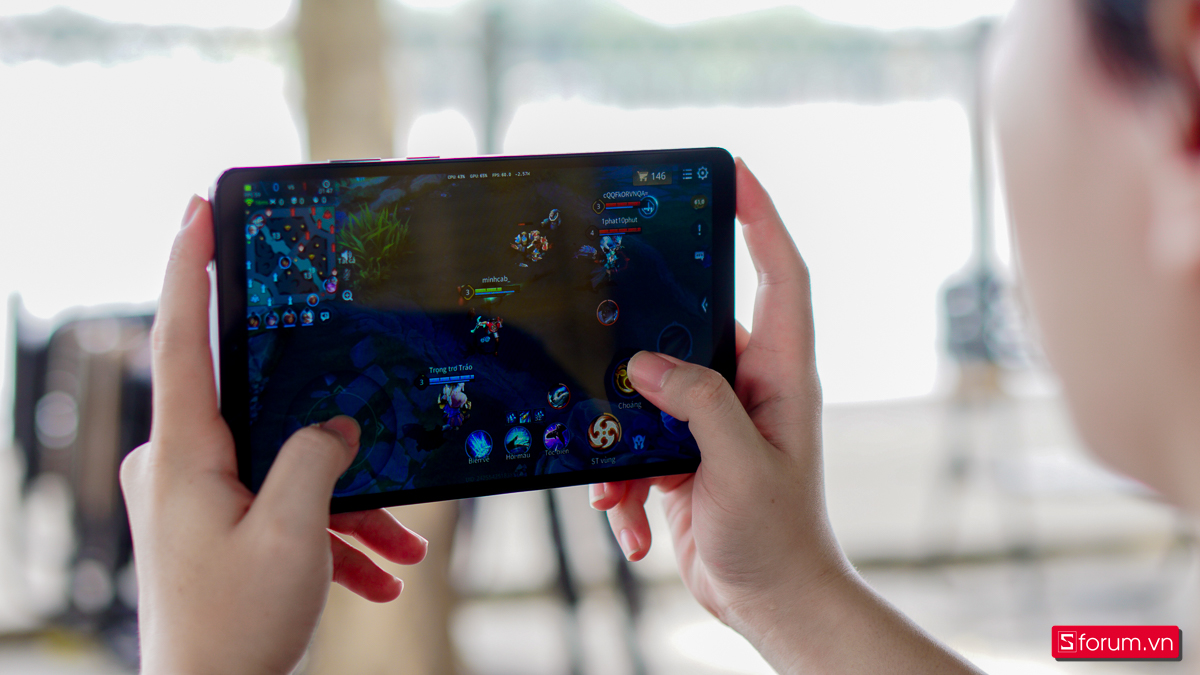 Samsung Galaxy Tab A11 có tần số quét lên đến 90Hz, cho trải nghiệm lướt web, chơi game có độ phản hồi tốt và tương đối mượt mà