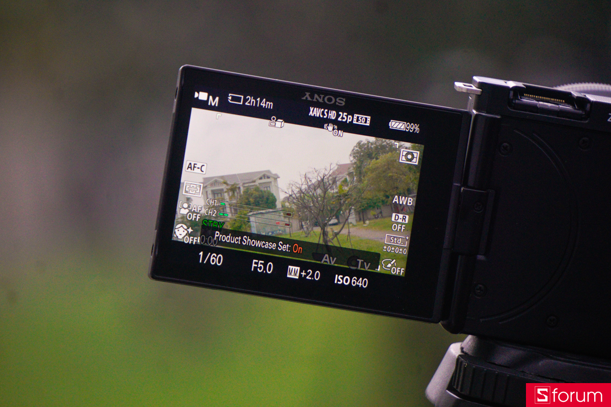 Sony ZV-E10 cũng hỗ trợ các profile màu như S-LOG cùng nhiều màu giả lập phim quen thuộc của Sony, giúp người dùng dễ dàng tùy biến màu sắc khi hậu kỳ