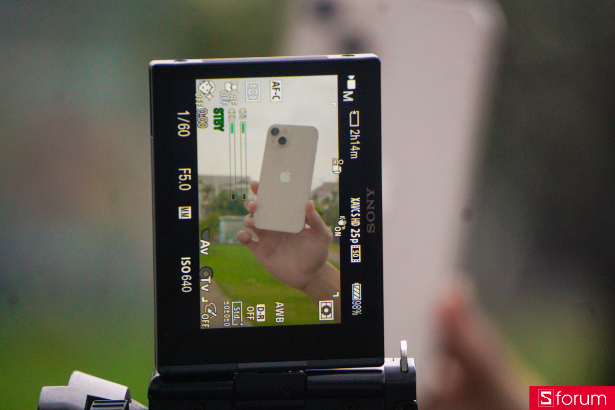 Chế độ Product Showcase trên Sony ZV-E10 hoạt động hiệu quả