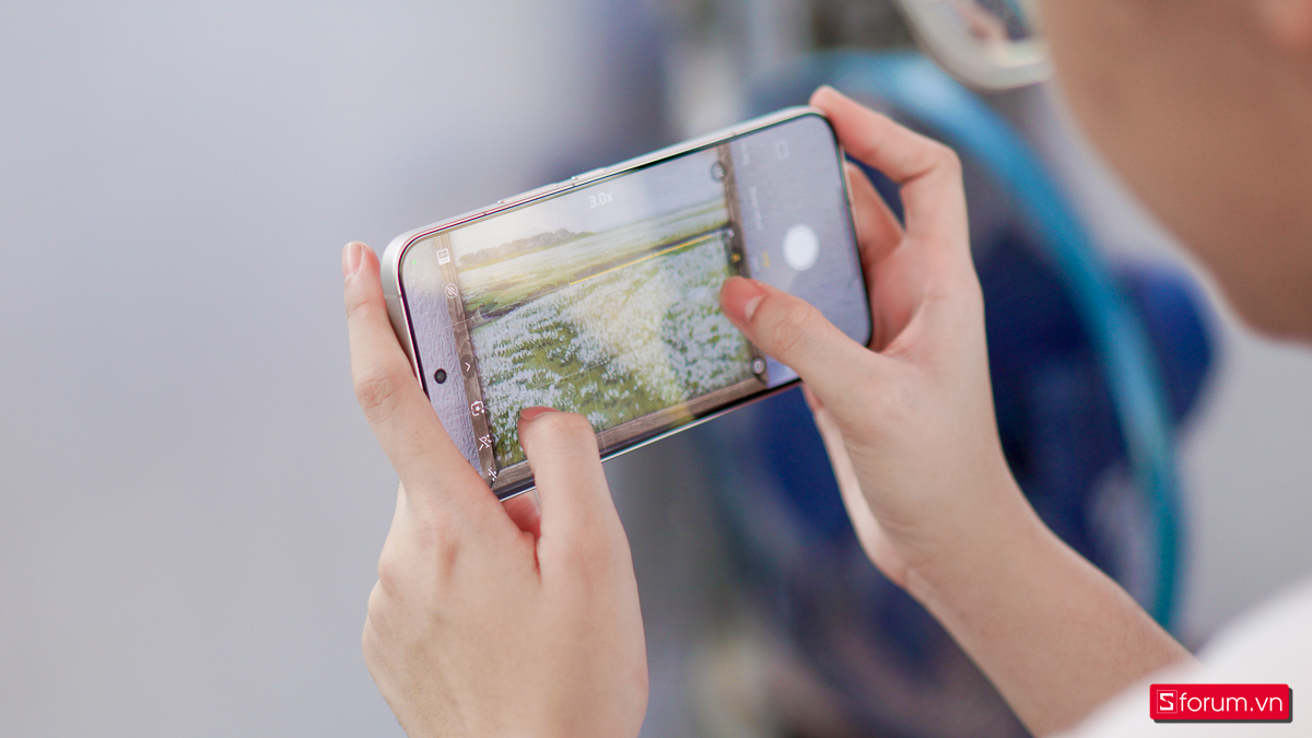 Xiaomi 15T Pro được trang bị khả năng quay lên đến 8K 30 FPS và 4K 120 FPS cùng với profile 10 bit LOG