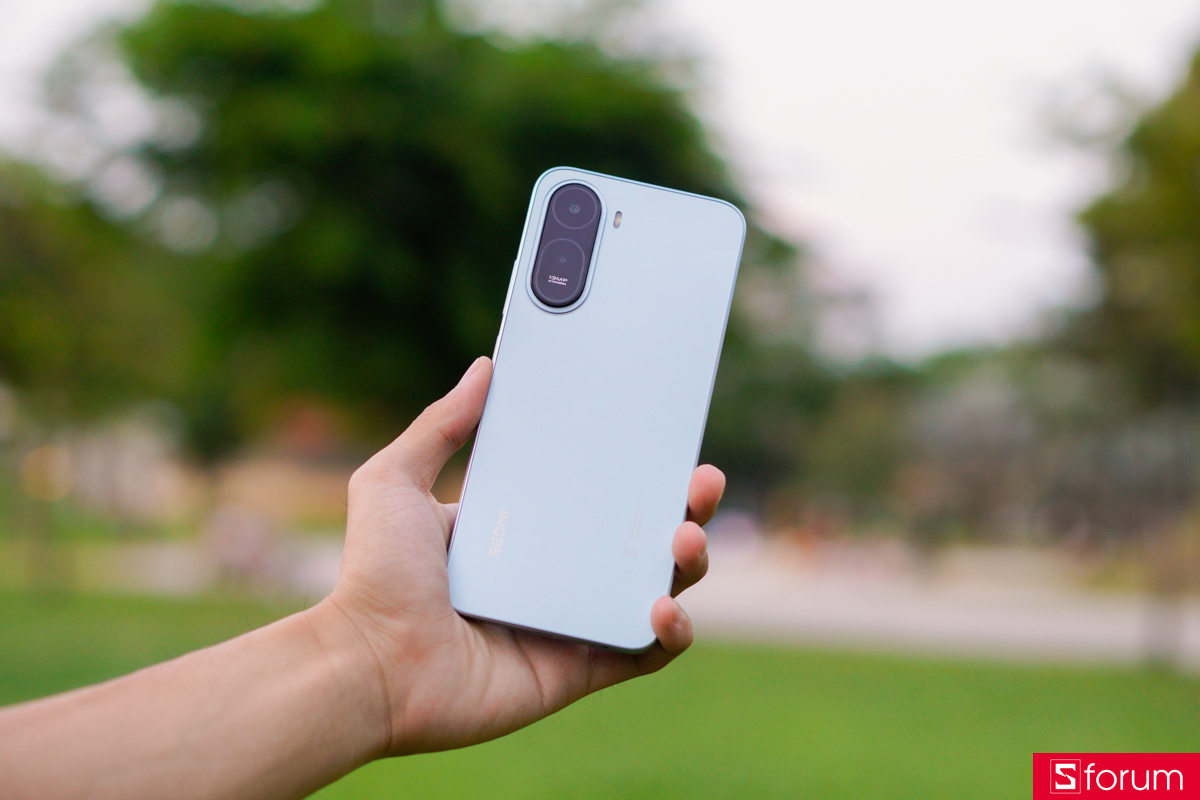 Xiaomi Redmi A7 Pro mang một thiết kế tương đối đơn giản nằm ở mức tròn vai