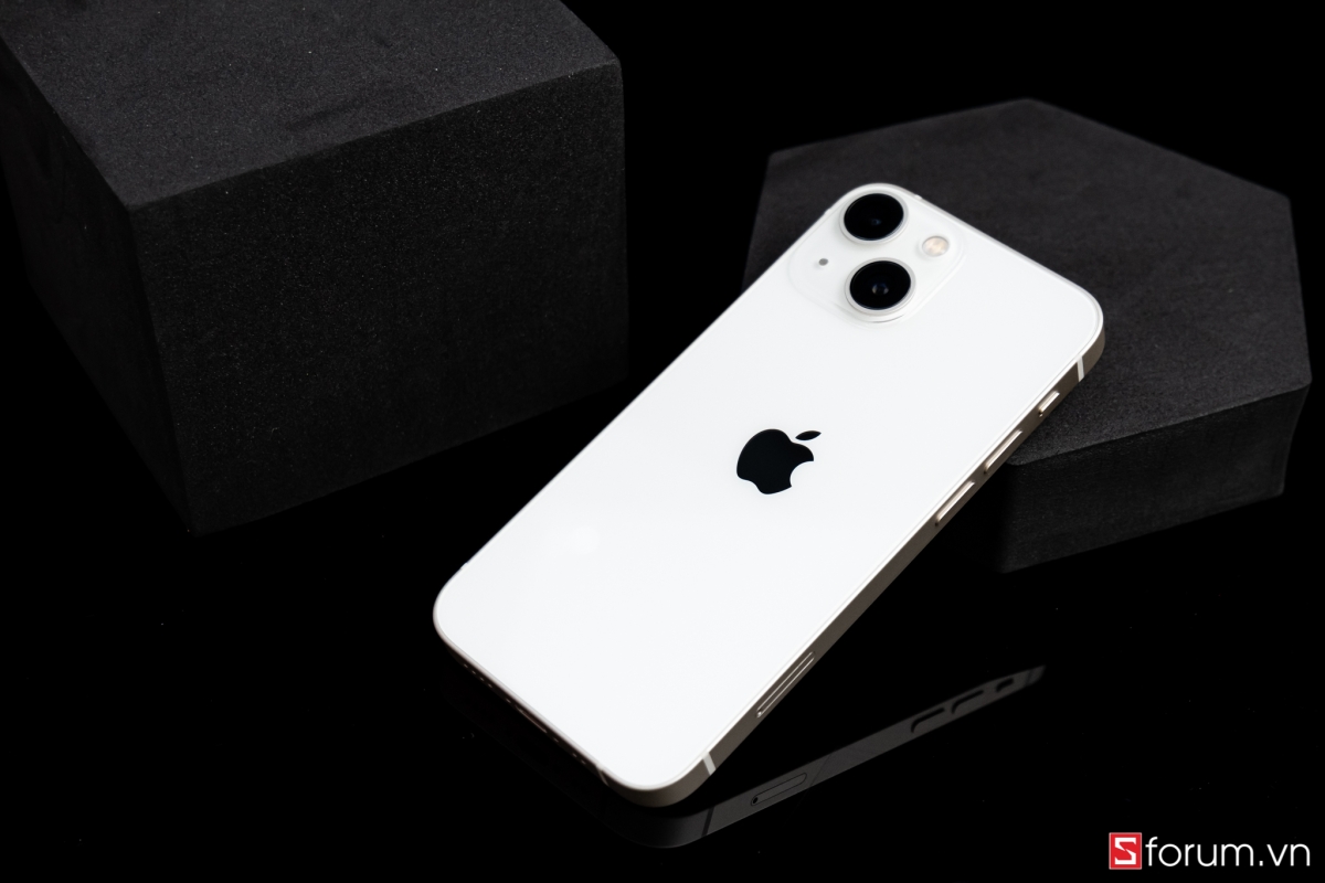 iPhone 13 mini được ra mắt lần đầu vào tháng 9/2021