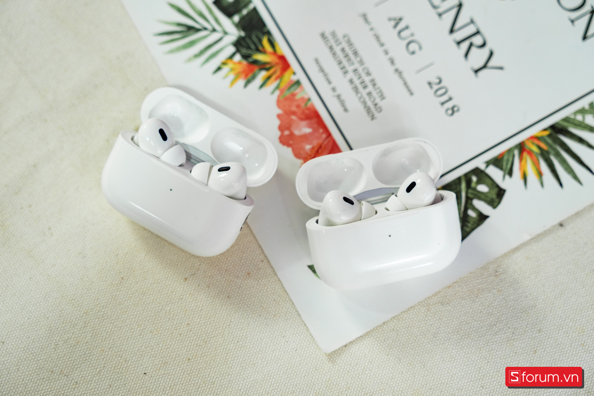 AirPods Pro 2 có mức giá tốt hơn Samsung Galaxy Buds 4 Pro ở thời điểm hiện tại