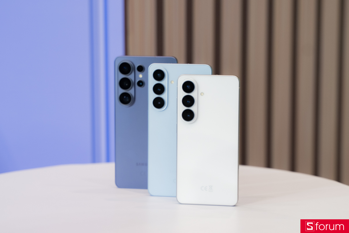 Samsung Galaxy S26 Ultra đã triệt để áp dụng ngôn ngữ phẳng, nam tính, góc cạnh và mạnh mẽ hơn nhiều.