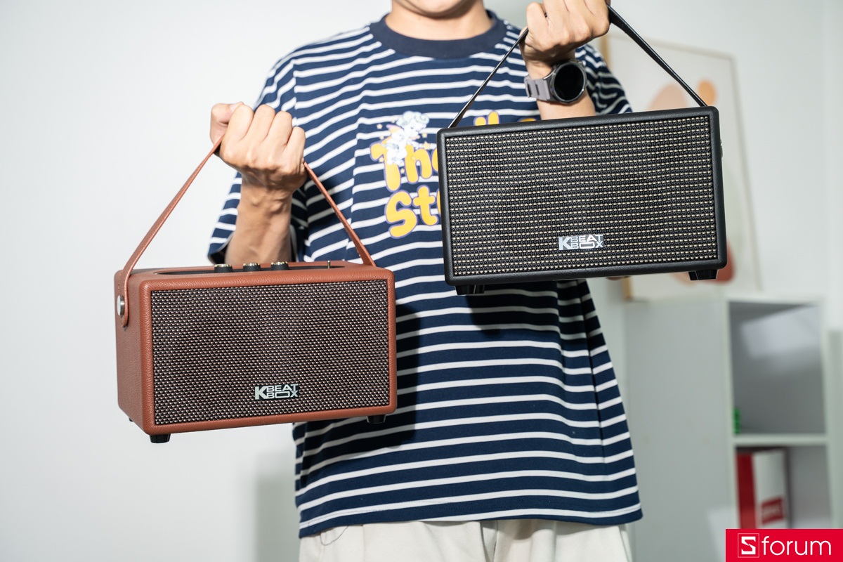 Acnos S30 được trang bị quai xách bằng da chắc chắn phía trên, giúp người dùng dễ dàng mang đi hay di chuyển mà không gặp nhiều khó khăn