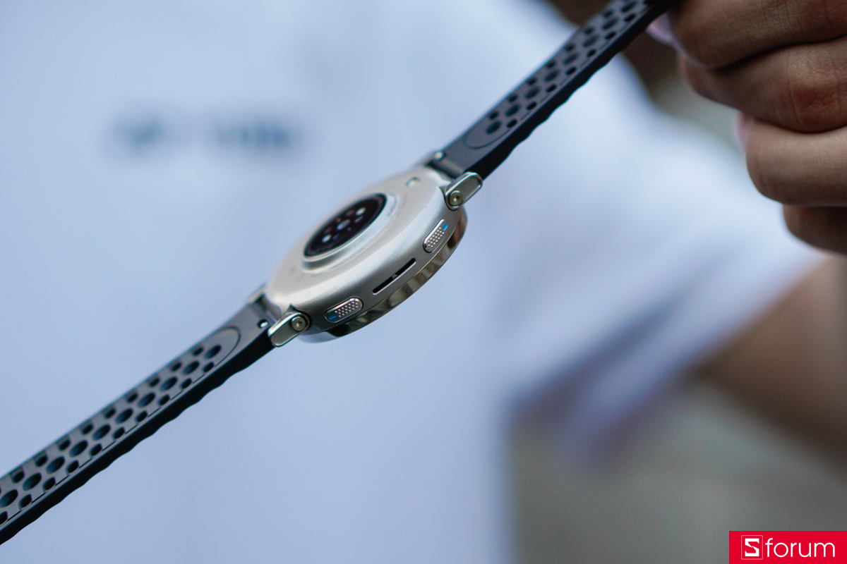 Cạnh trái của Amazfit Active 3 Premium