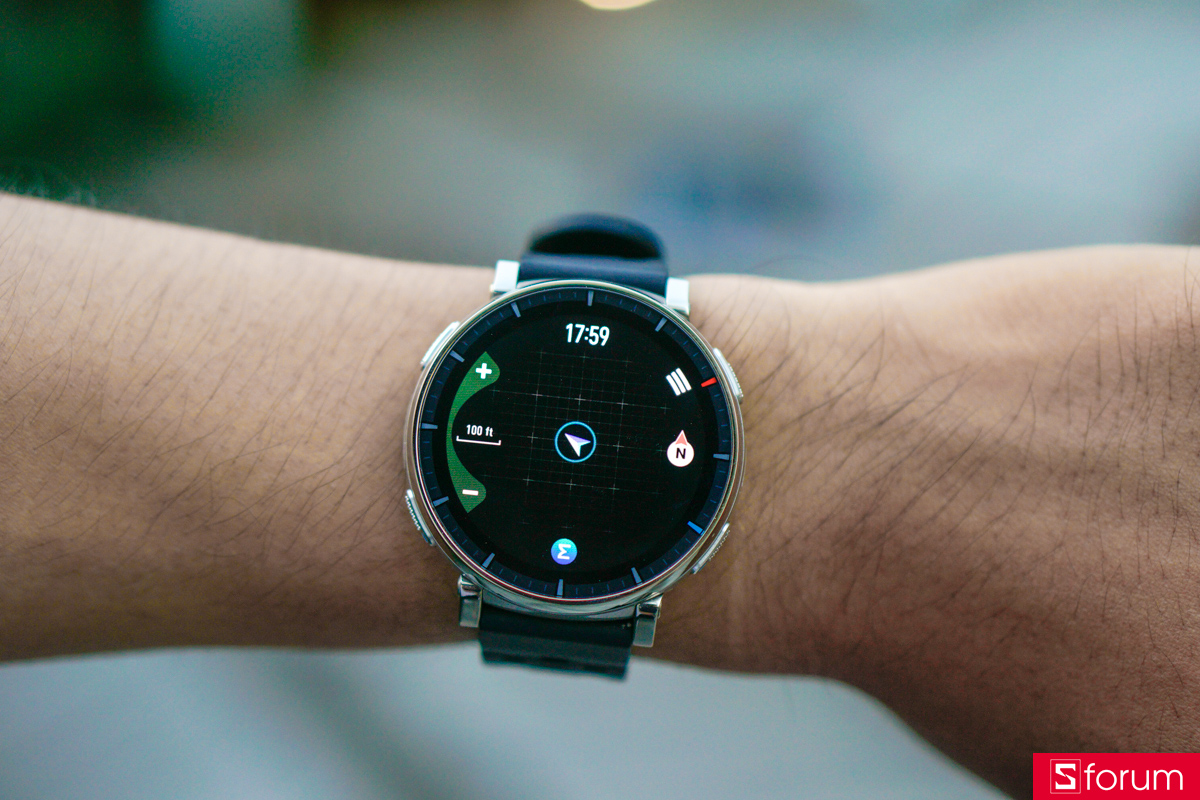 Amazfit Active 3 Premium được trang bị bộ nhớ trong lên đến 4GB, kết nối thông qua ứng dụng Zepp, cho phép người dùng tải nhạc, bản đồ và lộ trình di chuyển