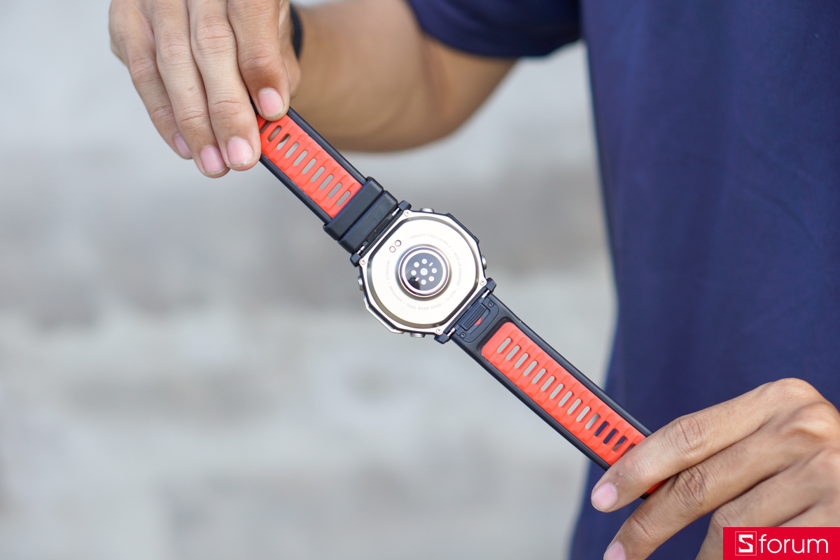 Mặt sau của Amazfit T-Rex Ultra 2