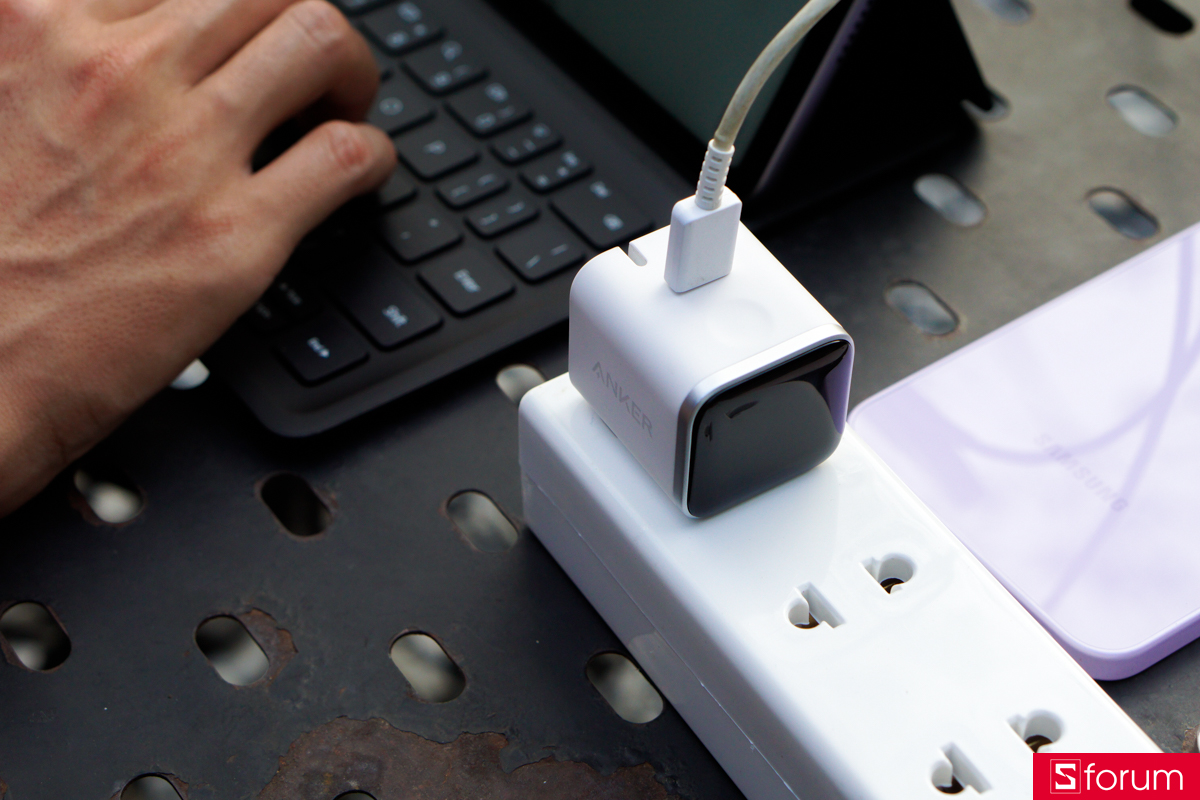 Anker Nano 1C 45W A121D mang trong mình một kích thước tương đối nhỏ gọn