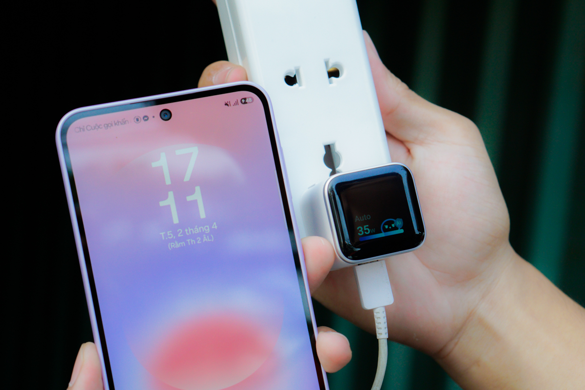 Trên tay củ sạc Anker Nano 45W A121D: Tích hợp màn hình thông minh, AI quản lý sạc, giá chỉ 490K