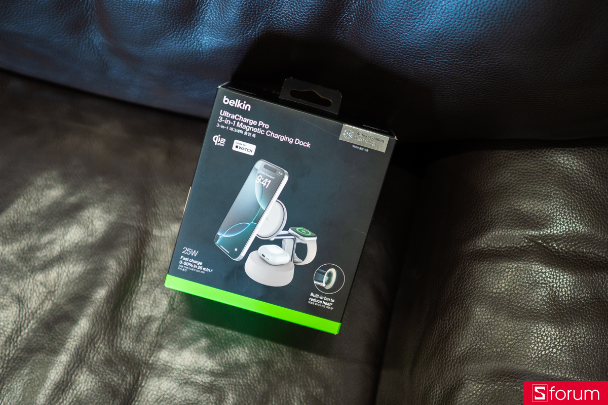 Trên tay Belkin UltraCharge Pro với hộp được làm theo tông đen chủ đạo