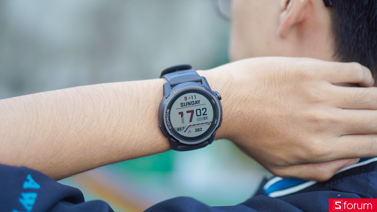 Coros Apex 4 sở hữu phong cách thiết kế hiện đại, trẻ trung nhưng vẫn giữ được sự đầm tính đặc trưng