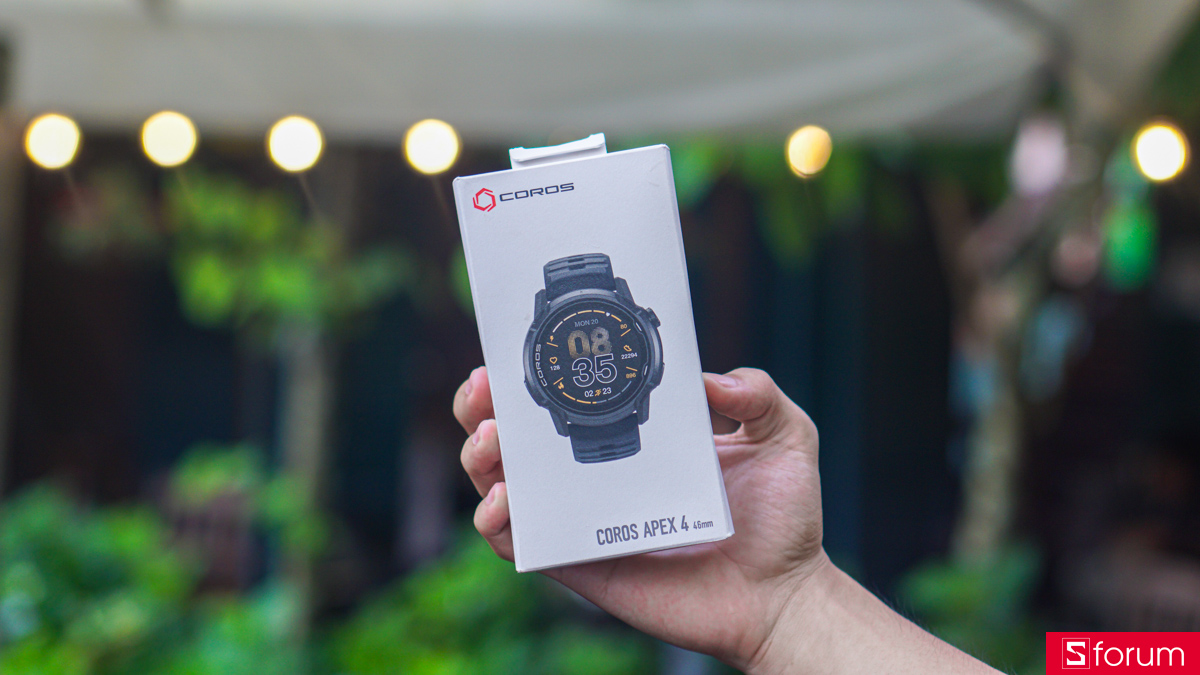 Mang trong mình nhiều đặc điểm của một mẫu smartwatch cao cấp, phong cách đóng hộp của Coros Apex 4 cũng tương đối đặc biệt so với những sản phẩm trước đó,