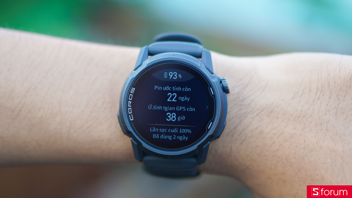 Coros Apex 4 sở hữu thời lượng pin lên đến hơn 40 giờ với chế độ GPS đa băng tần và hơn 20 ngày với chế độ smartwatch thông thường