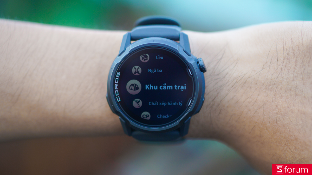 Coros Apex 4 với tính năng Journey Log, hỗ trợ cho người dùng đánh dấu và ghi lại khoảnh khắc ngay trên đường chạy bằng hình ảnh, video hay ghi âm