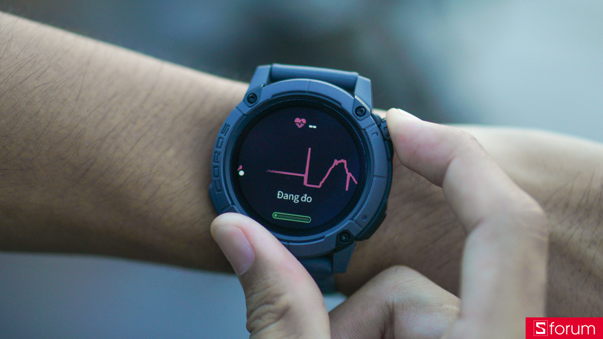 Coros Nomad hỗ trợ các tính năng theo dõi sức khỏe từ cơ bản đến nâng cao như tracking bước chân, HRV, giấc ngủ, nhịp tim, SpO2, thống kê năng suất hoạt động...