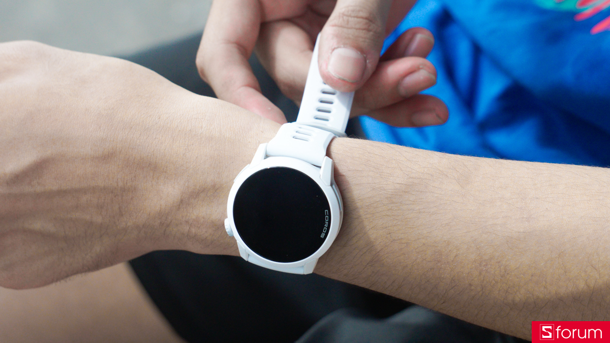 Coros Pace 4 vẫn giữ được nét thiết kế rất đặc trưng của dòng Pace