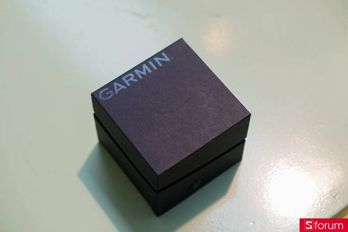 Mở hộp và phụ kiện của Garmin Fenix 9 Pro