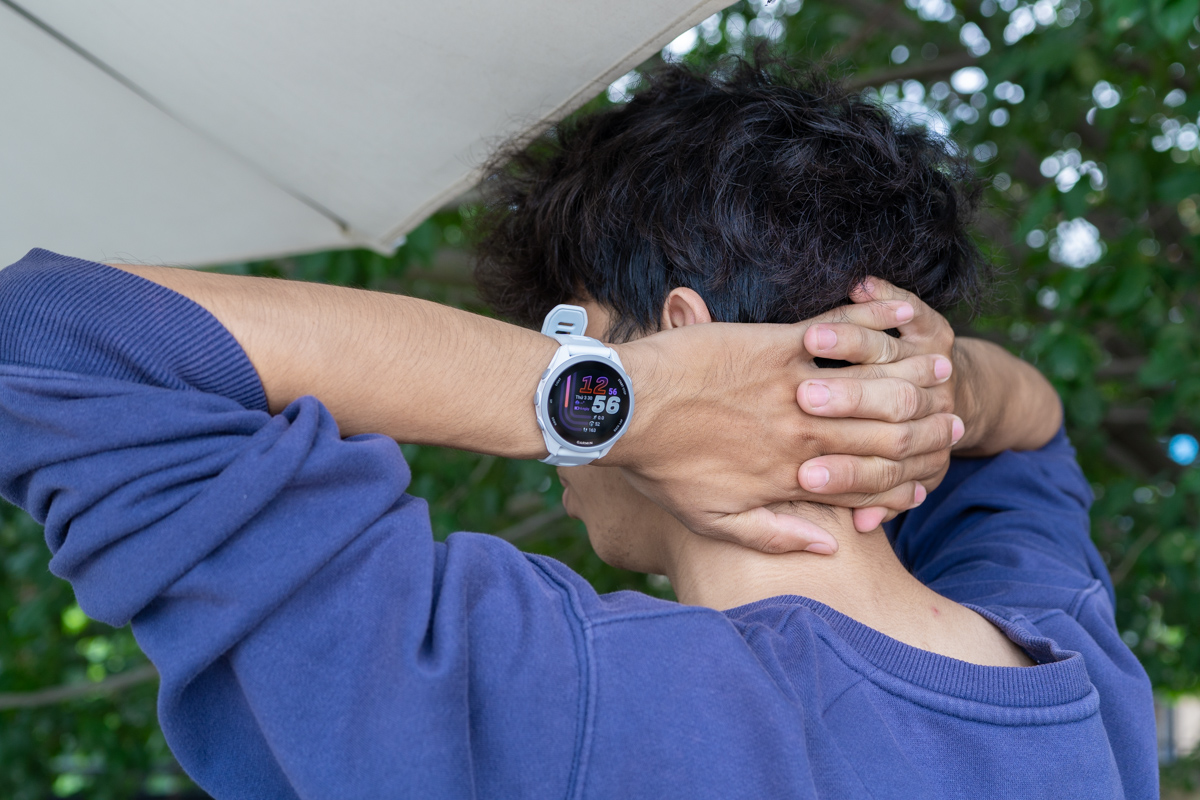 Trên tay Garmin Forerunner 170: Cứng cáp, bền bỉ, luyện tập thể thao cường độ cao, giá 8.7 triệu đồng