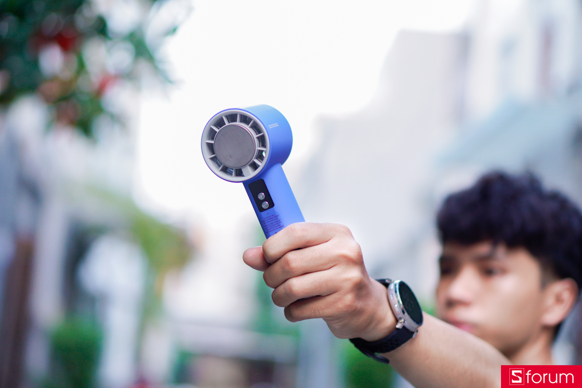 Goojodoq GFS006 khá dễ bám bụi và hơi khó để vệ sinh