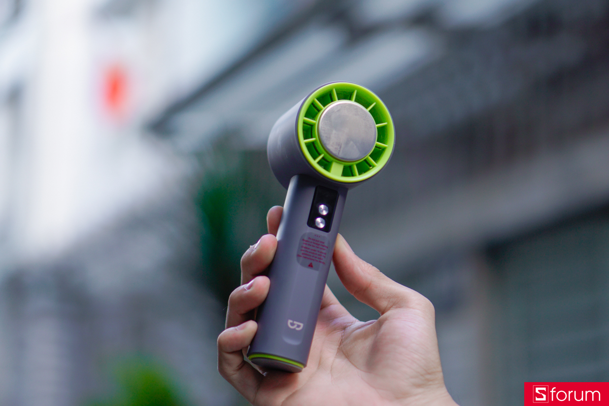 Chất liệu hoàn thiện của Goojodoq GFS006 đa phần được làm từ nhựa, phần thân và vỏ bọc bên ngoài được phủ một phần cao su nhám