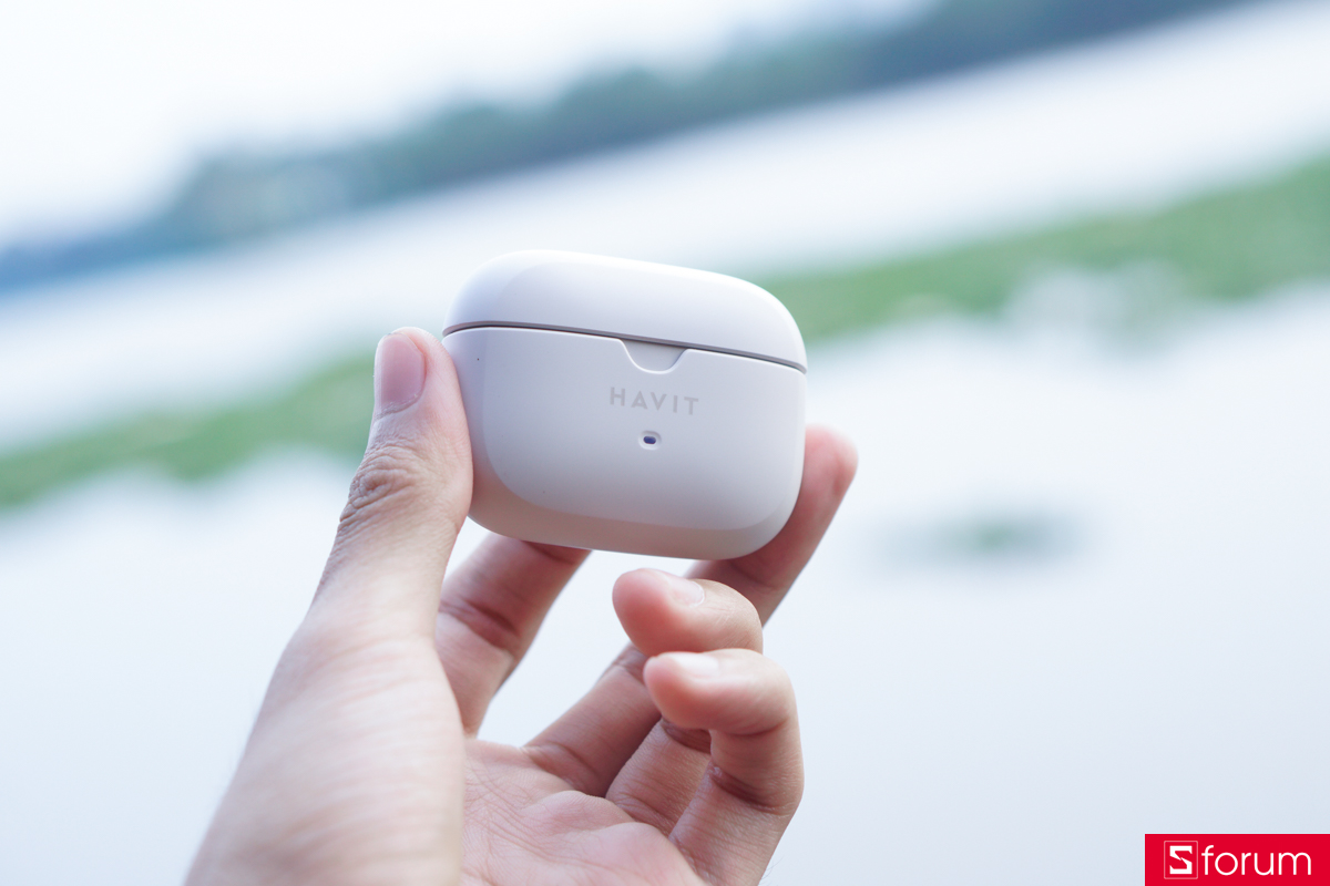 Hộp sạc của Havit TW992 được thiết kế nhỏ gọn, dễ dàng mang theo trong túi quần hoặc balo