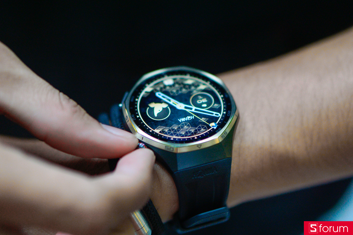 Logo HONMA x Huawei GT 6 Pro được khắc tinh xảo ở khóa dây và in chìm trên dây đeo là một chi tiết nhỏ nhưng lại tăng giá trị tổng thể rất nhiều