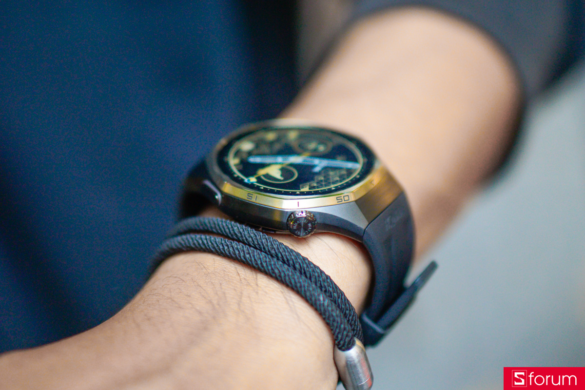 HONMA x Huawei Watch GT 6 Pro có độ sáng tối đa lên đến 3000 nit, giúp bạn dễ dàng xem thông tin trong mọi điều kiện ánh sáng, kể cả ngoài trời nắng gắt, phục vụ tốt cho nhu cầu luyện tập thể thao ngoài trời