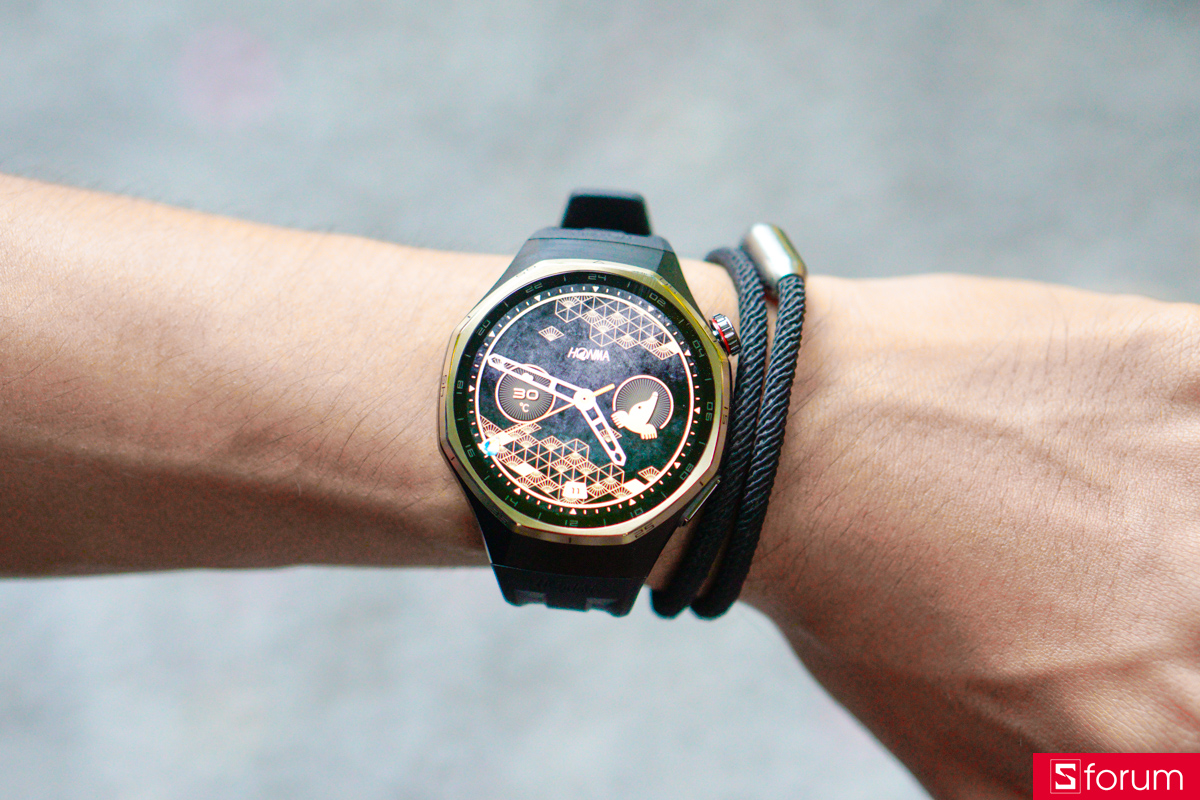 HONMA × Huawei Watch GT 6 Pro sở hữu tấm nền AMOLED kích thước 1.47 inch với độ phân giải 466 × 466 pixel