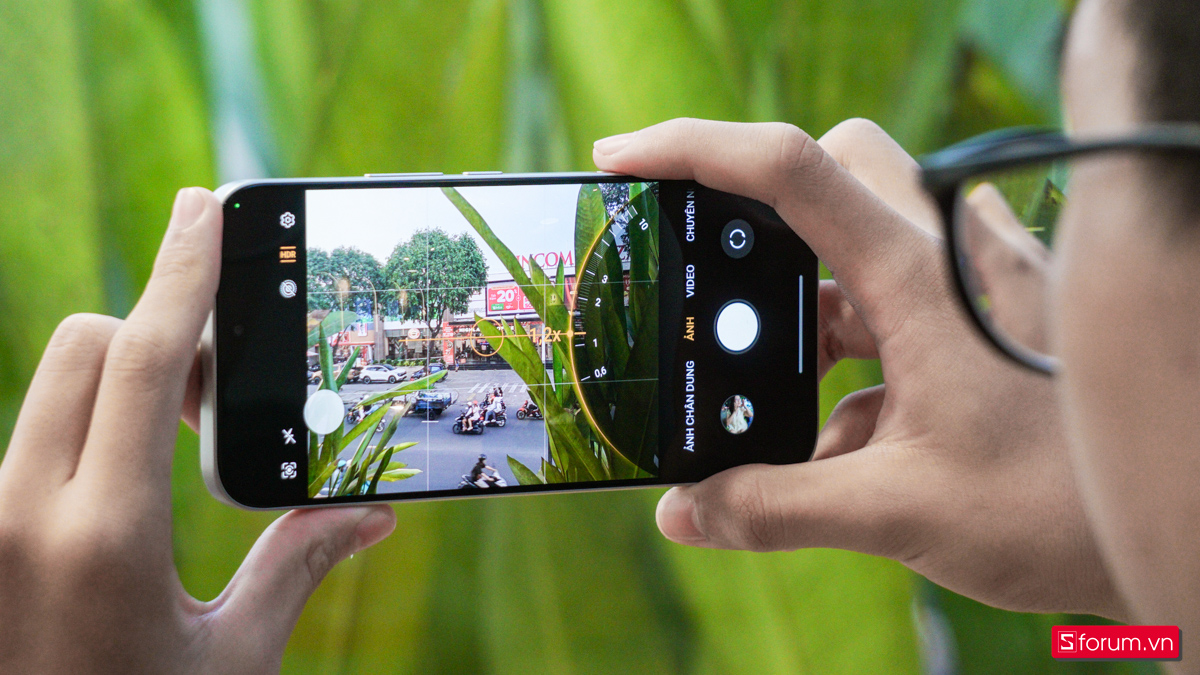 Nút Camera AI mới trên HONOR 400 Lite hỗ trợ viêc chụp ảnh thuận tiện hơn