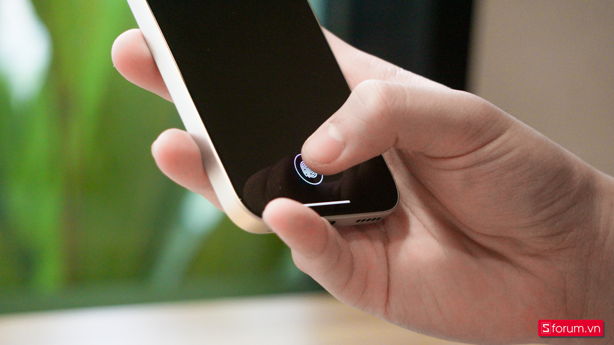 Cảm biến vân tay trên HONOR 400 Lite