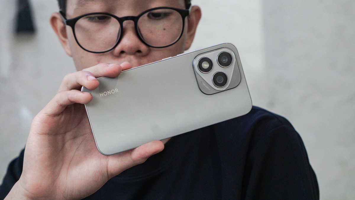 Trên tay HONOR 400 Lite: Màn hình 120Hz, nút Camera AI vật lý, thiết kế mỏng nhẹ, giá 8,13 triệu