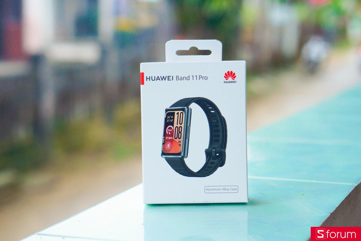 Vẫn mang một tông màu trắng chủ đạo, Huawei Band 11 Pro được đóng gói tương đối chỉn chu