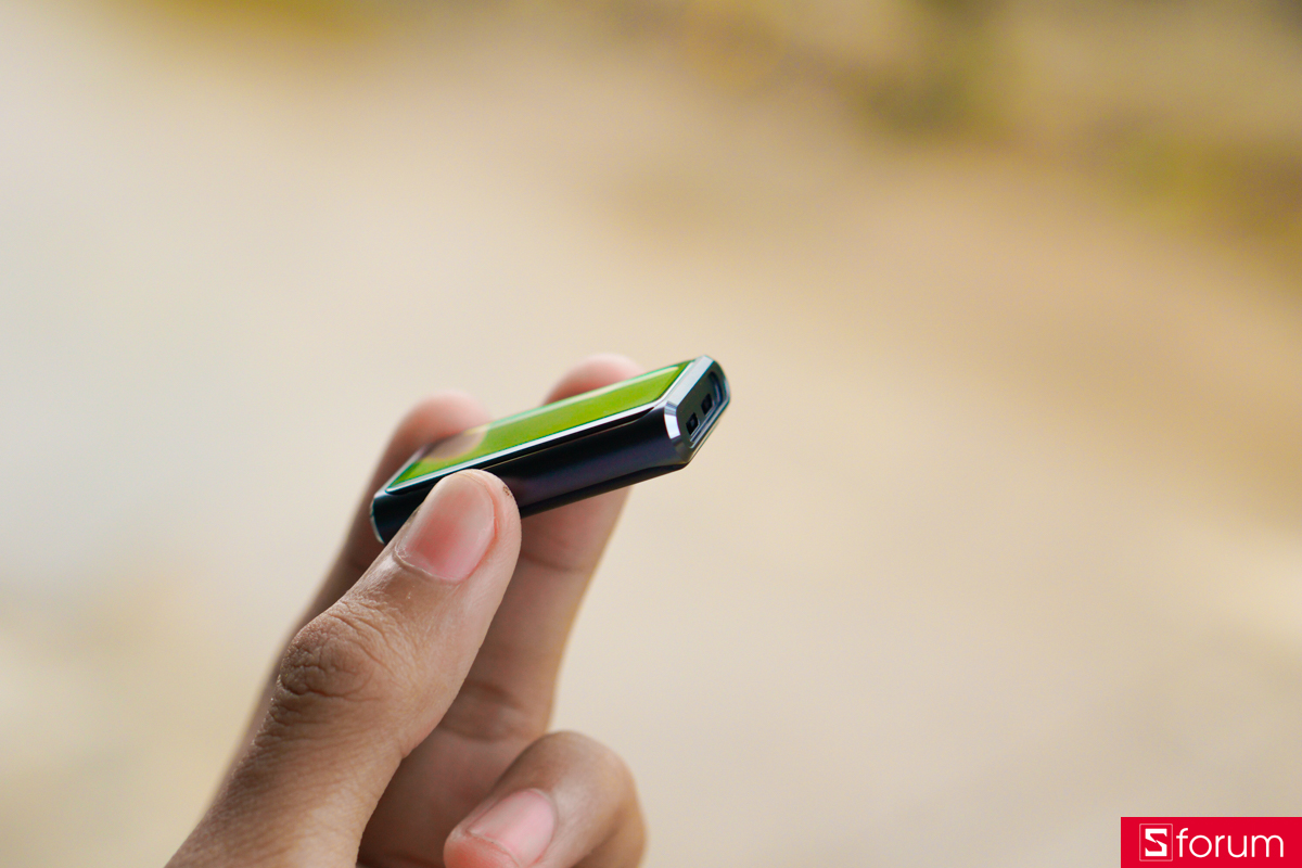 Khung viền của Huawei Band 11 Pro được hoàn thiện đơn giản nhưng chắc chắn, các góc bo tròn tạo cảm giác thân thiện với cổ tay