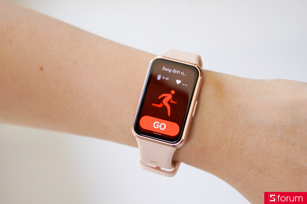 Huawei Band 11 không được trang bị GPS độc lập, nhưng dù vậy với nhu cầu cơ bản, sản phẩm này vẫn đáp ứng tốt khả năng sử dụng