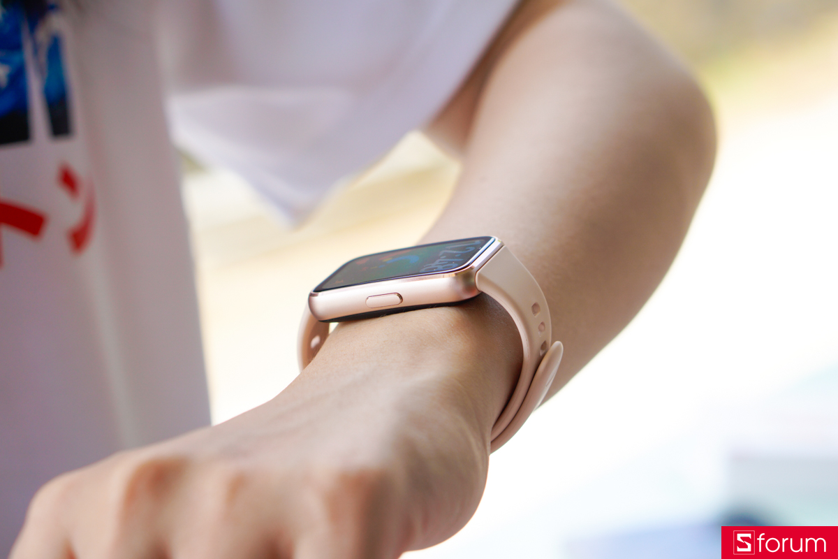 Cạnh phải của Huawei Band 11