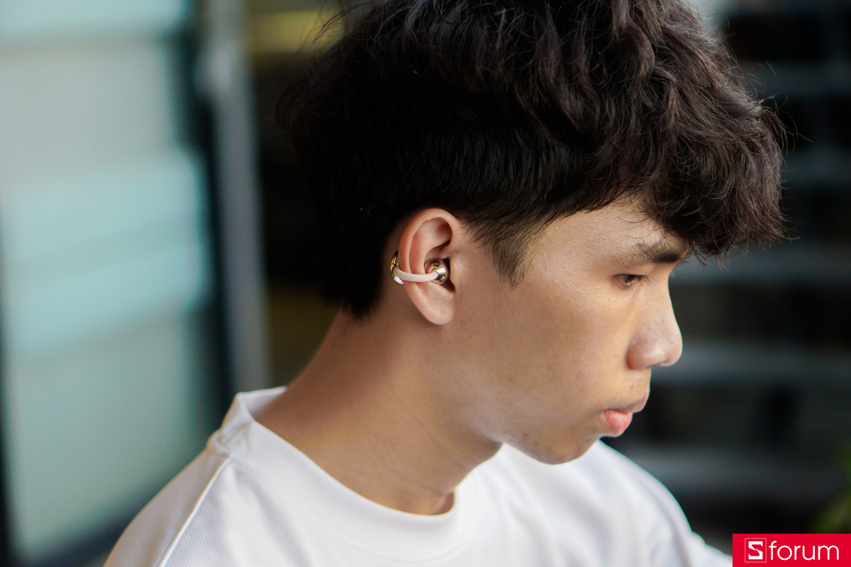 Mỗi bên tai của Huawei FreeClip 2 màu Rose Gold đã được tối ưu trọng lượng xuống chỉ còn khoảng 5.1 gram, tạo cảm giác nhẹ nhàng