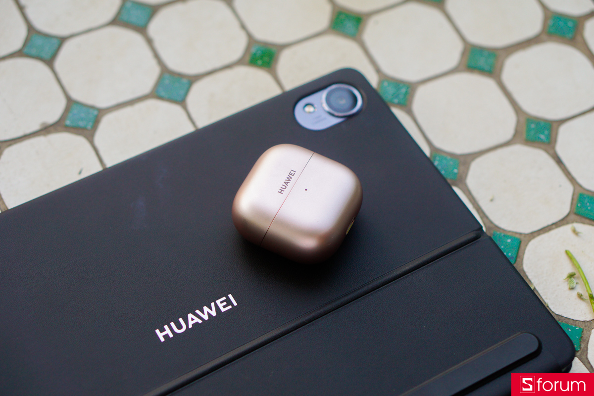 Huawei FreeClip 2 màu Rose Gold cũng được trang bị bộ xử lý HarmonyOS AI Ear Assistant thế hệ mới