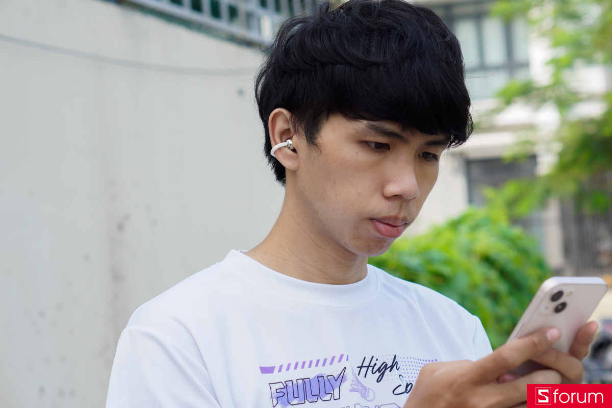 Huawei FreeClip 2 đáp ứng lên đến khoảng 9 giờ phát nhạc liên tục trên một lần sạc và lên tới 38 giờ khi kết hợp cùng hộp sạc