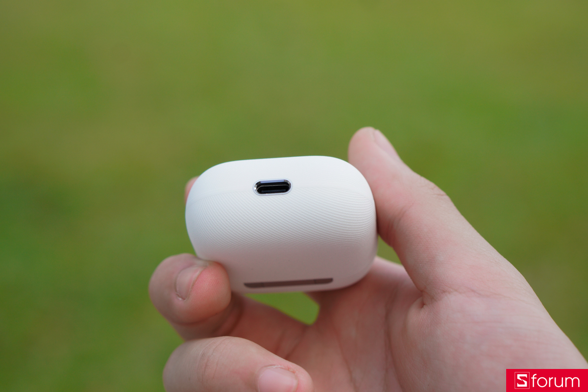 Cạnh dưới của hộp Huawei FreeClip 2