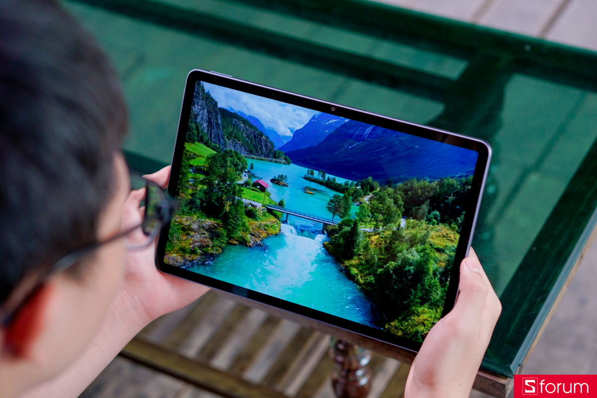 Huawei MatePad 11.5 sở hữu màn hình TFT LCD với độ phân giải lên đến 2456 x 1600 pixels