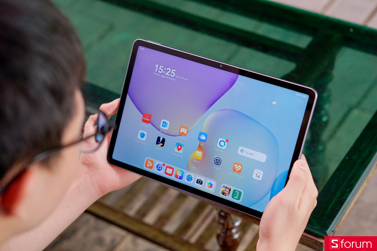 Được chạy trên hệ điều hành HarmonyOS 4.3, trên tay Huawei MatePad 11.5 cho mình trải nghiệm phần mềm mượt mà, nhẹ nhàng, hoạt ảnh trơn tru, bắt mắt.