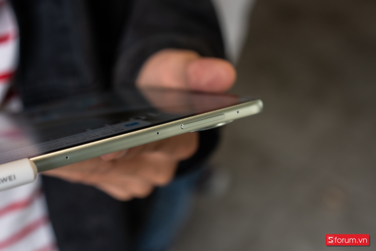 Cạnh trên của Huawei MatePad Pro 12.2 2025