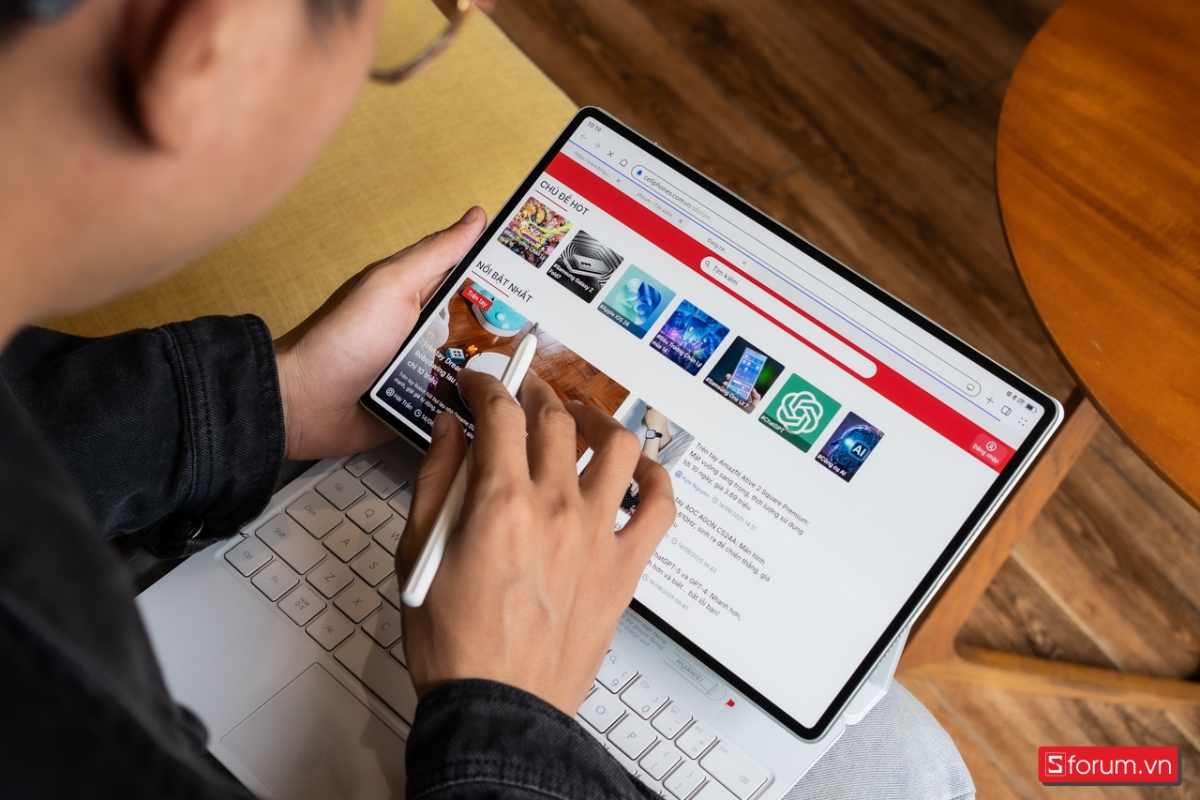 Trên tay Huawei MatePad Pro 12.2 2025 có màn hình khá là đẹp và màu sắc tái tạo tốt