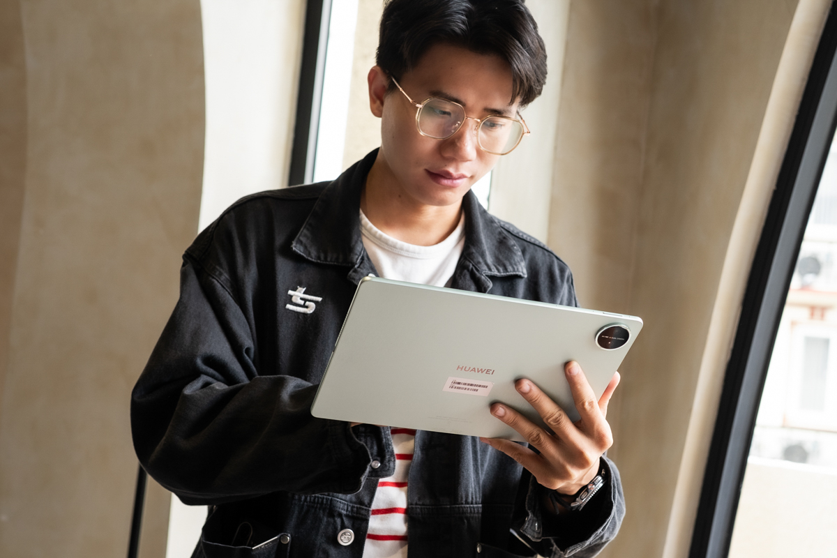 Trên tay Huawei MatePad Pro 12.2 2025: Mỏng nhẹ và cao cấp, màn hình Tandem OLED nhám mờ, giá 23.9 triệu