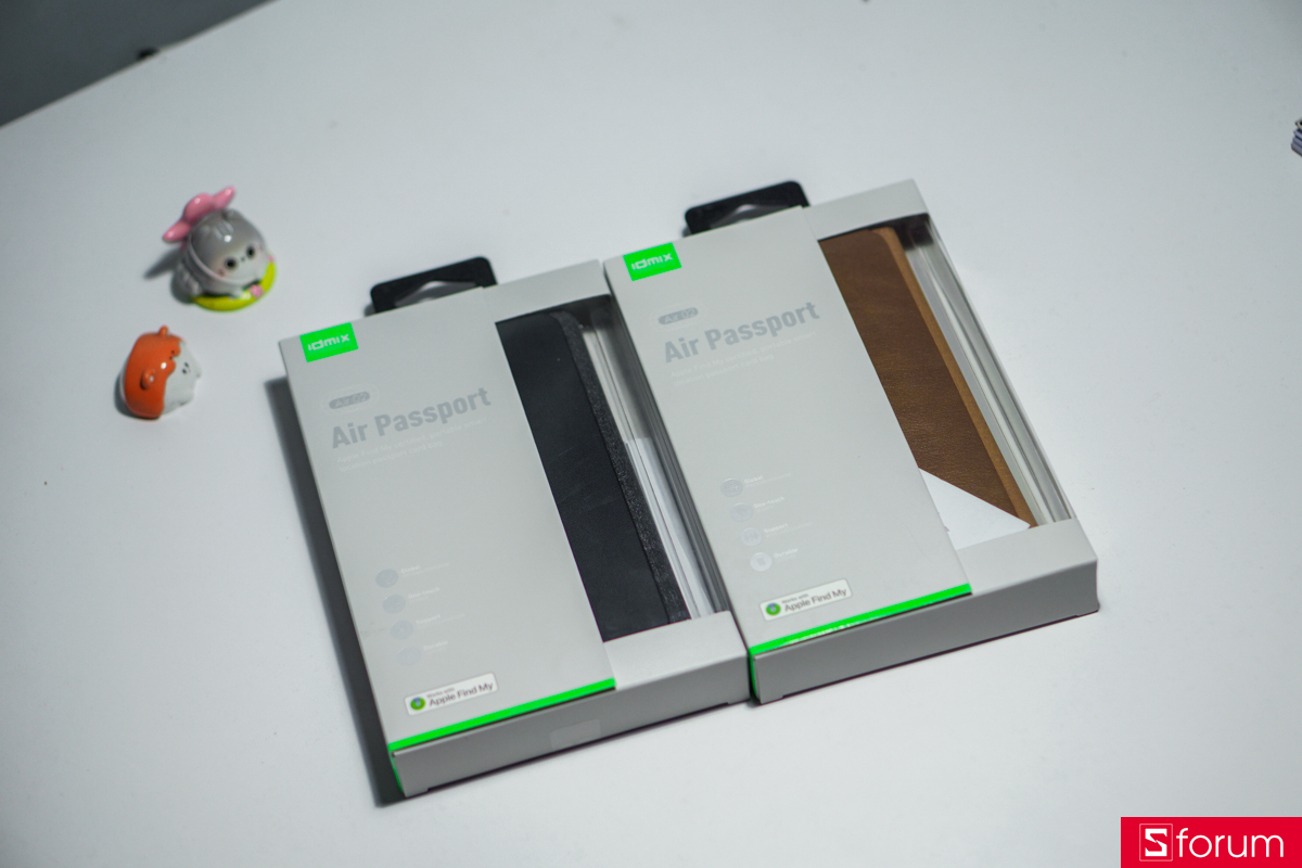 Trên tay IDMIX Air Passport được đóng gói trong một chiếc hộp cực kì đơn giản với thông tin và sản phẩm được đặt lộ ra bên ngoài