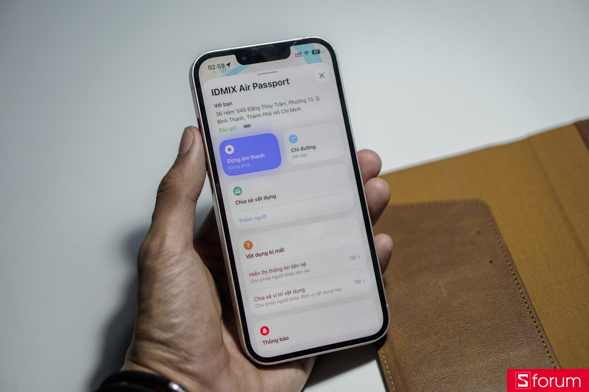 Trong trường hợp bị thất lạc IDMIX Air Passport, bạn có thể kích hoạt chế độ Lost Mode, sử dụng bản đồ để chỉ đường đến vị trí cuối cùng hoặc ra lệnh cho ví phát âm thanh báo hiệu
