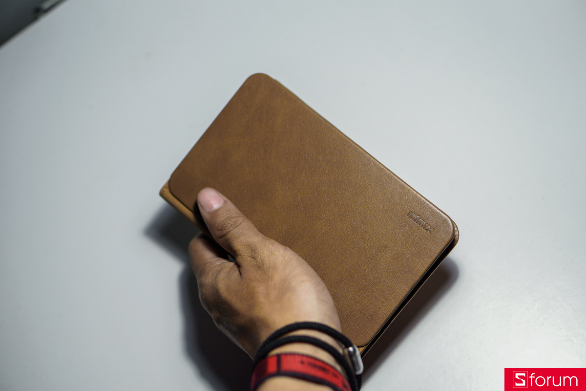 IDMIX đã trang bị cho IDMIX Air Passport một viên pin dung lượng 480mAh