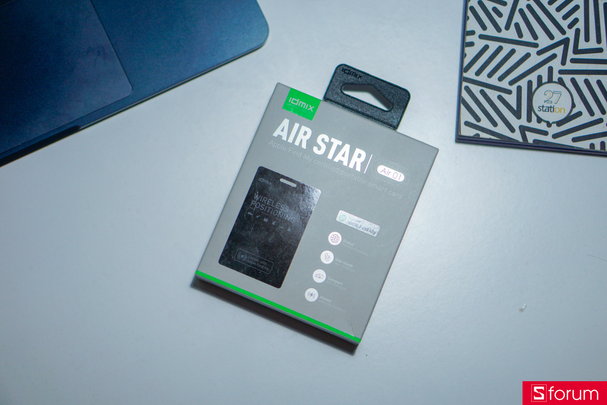 Là một sản phẩm phụ kiện với thiết kế nhỏ gọn, trên tay IDMIX Air Star được đóng gói khá đơn giản với hình ảnh và thông tin của sản phẩm được thể hiện cực kì rõ ràng